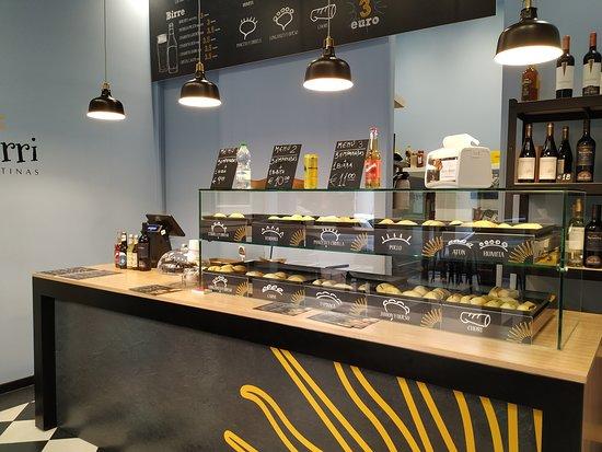 Chimi Churri Empanadas Argentinas